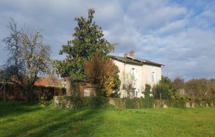 NANTIAT MAISON SUR 920 M² TERRAIN 